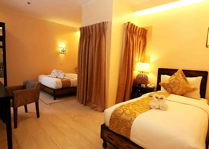Palm Grass Hotel