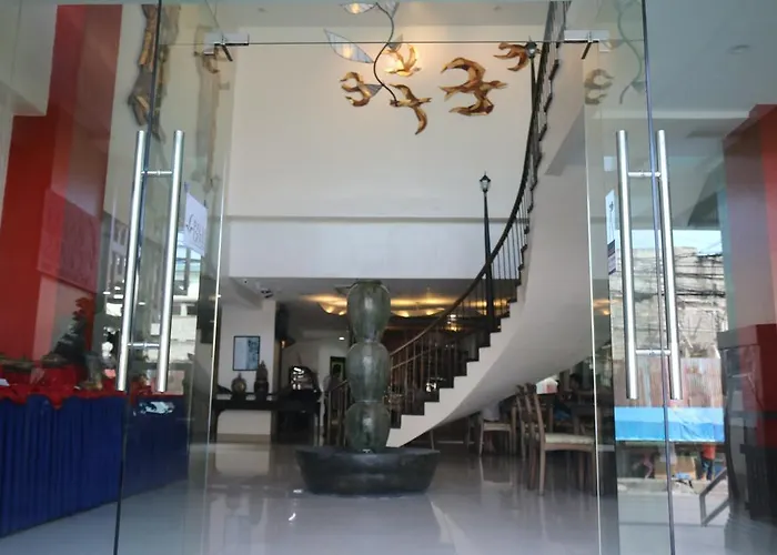 Hotel Palm Grass